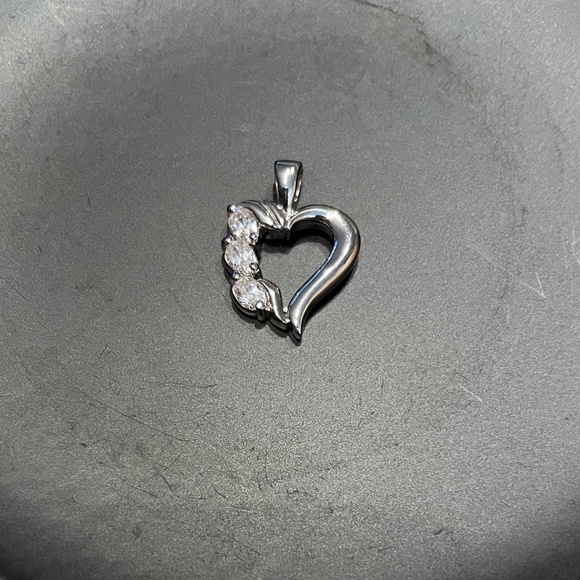 Silver Sweetheart Pendant - Picture 1 of 2